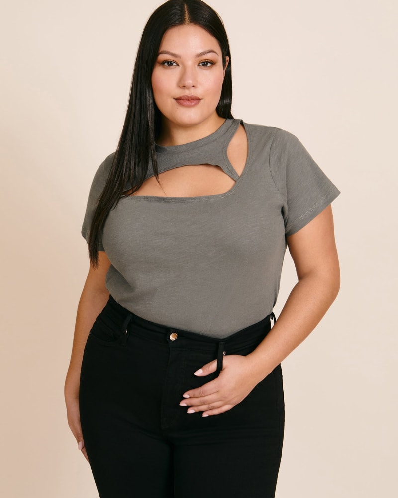 Front of a model wearing a size 1X Satellite Tee in Tea Leaf by LNA. | dia_product_style_image_id:226775